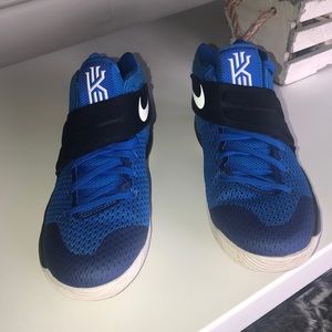 Kyrie Irvin sneakers